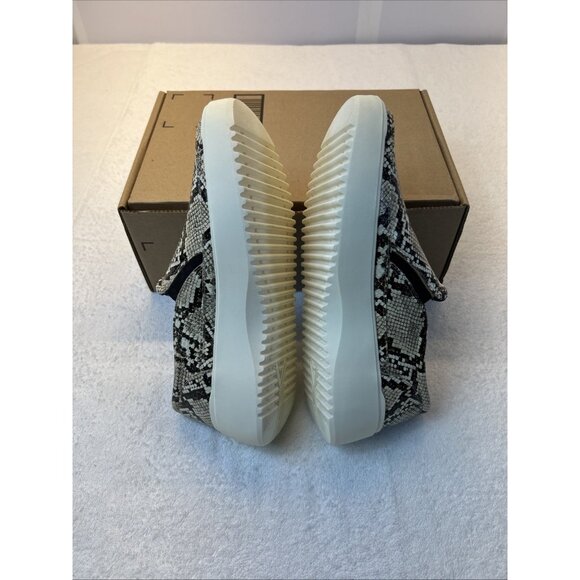 Vionic Kearney Sneaker Slip On Snake Skin Look Women 6.5 New in Box - Picture 3 of 10